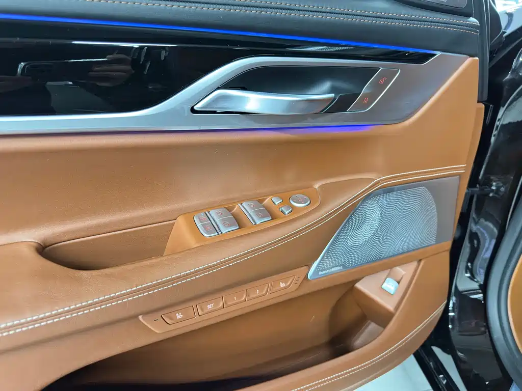 BMW 7 Series 2018 740Li xDrive Exclusive Excellence Package купить на сайте DeffCars