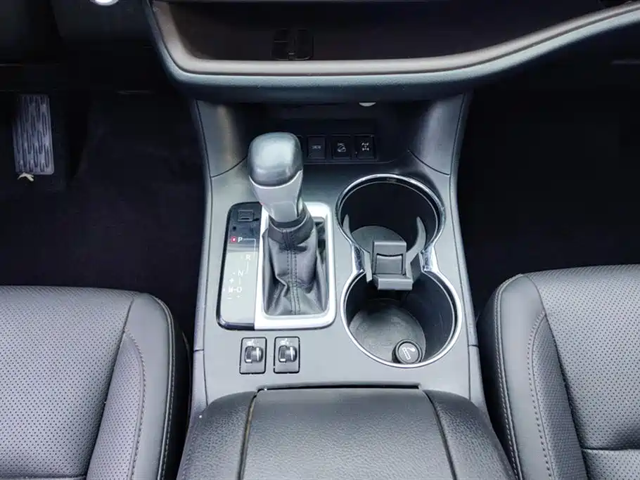 Highlander 2018 2.0T four-wheel drive luxury version 7 seats National V купить на сайте DeffCars