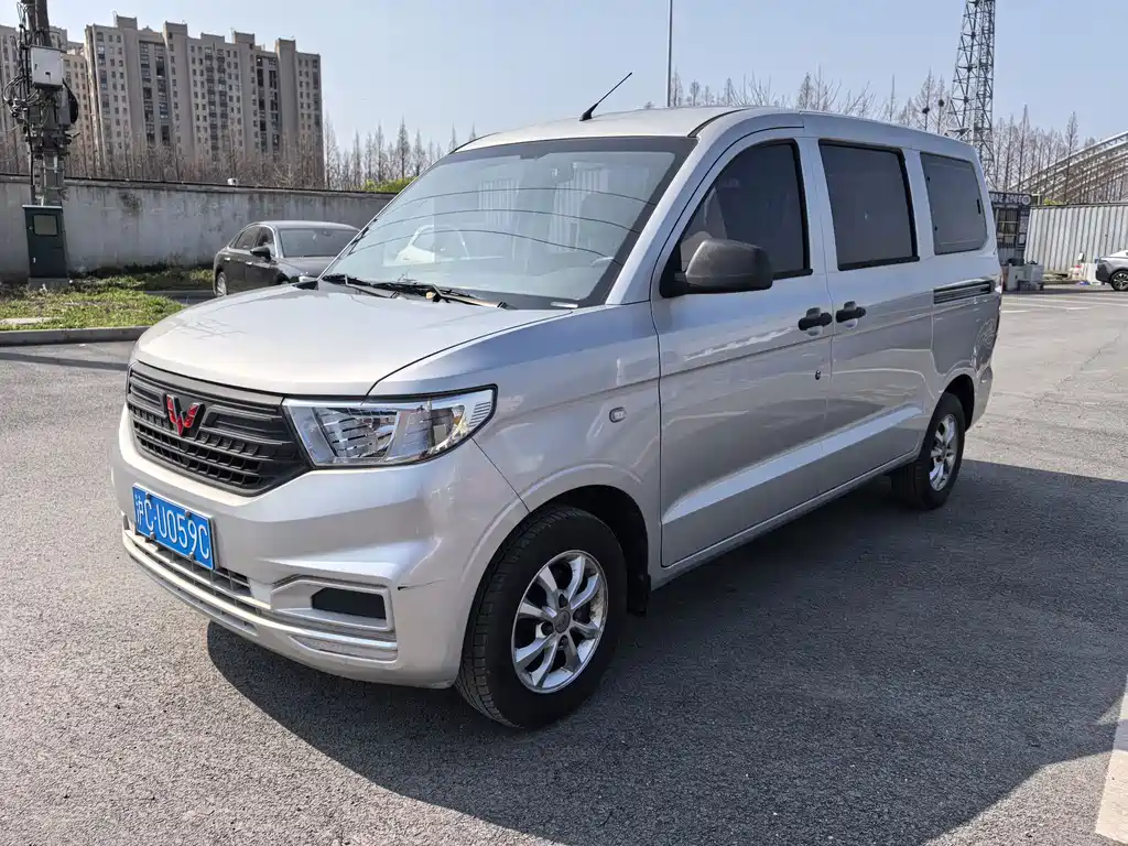 Wuling Hongguang V 2022 1.5L Jinqi version hydraulically assisted LAR купить на сайте DeffCars