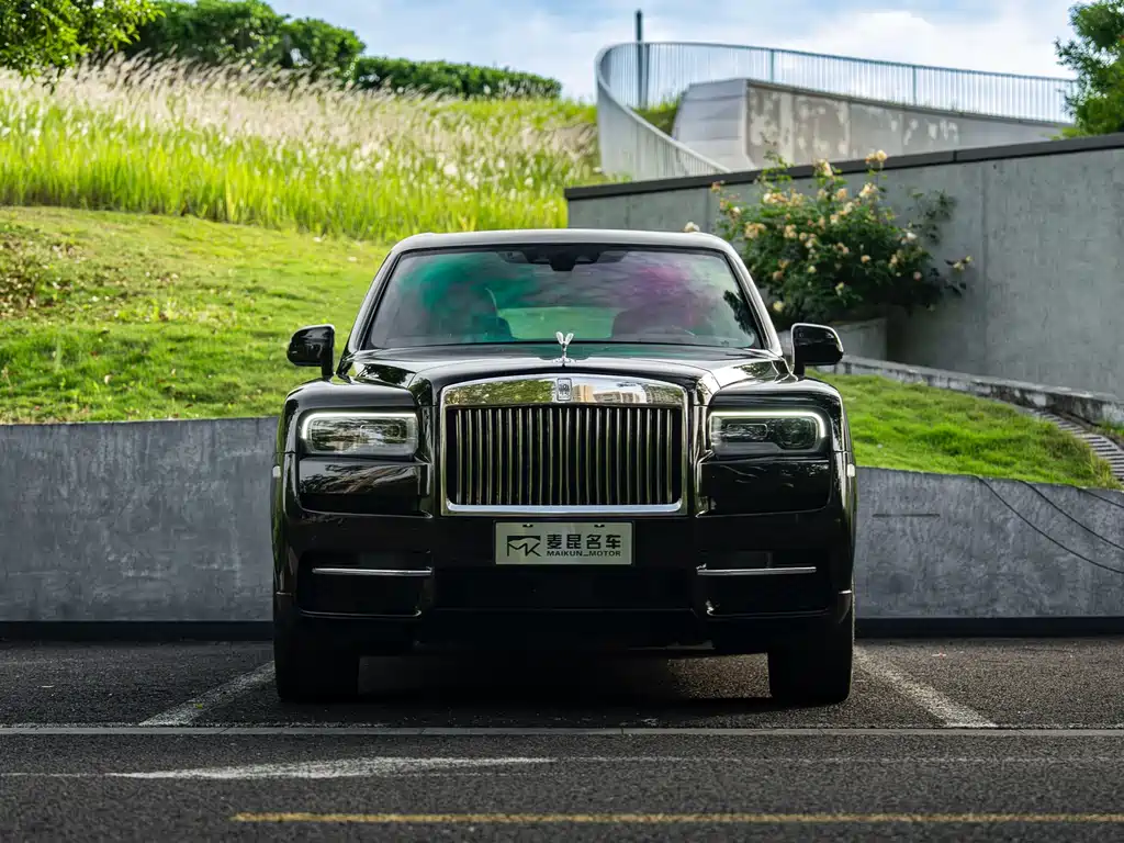 Cullinan 2018 five-seater version купить на сайте DeffCars