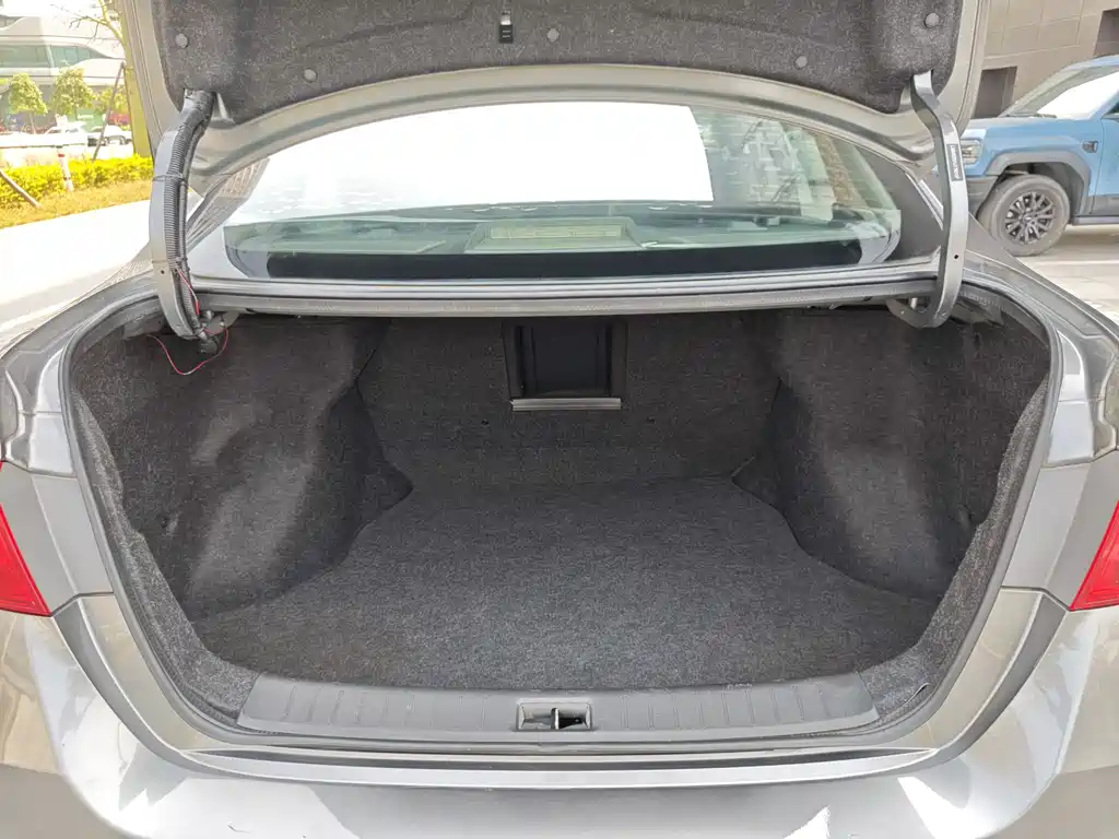 Sylphy 2018 1.6XV CVT Exclusive Edition купить на сайте DeffCars