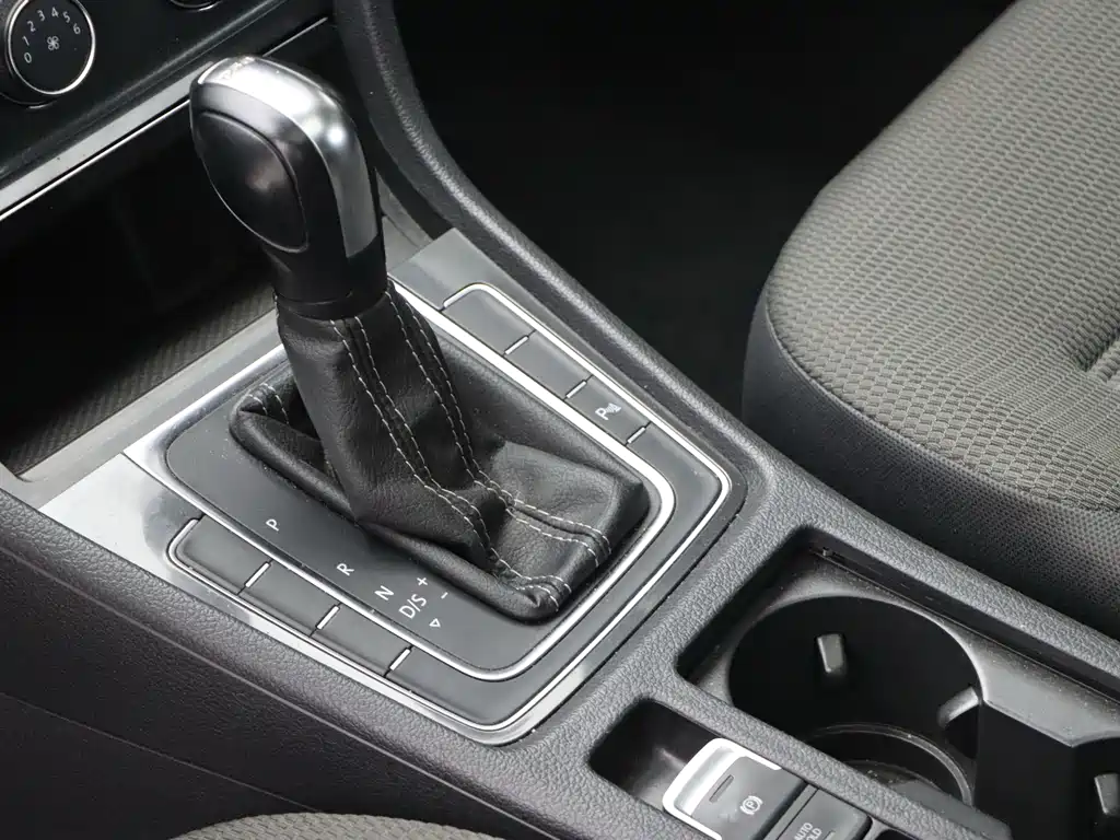 Golf 2017 230TSI automatic comfort million-unit commemorative edition купить на сайте DeffCars