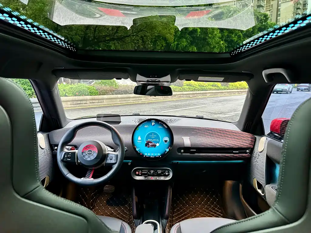 ELECTRIC MINI JCW 2025 JOHN COOPER WORKS купить на сайте DeffCars