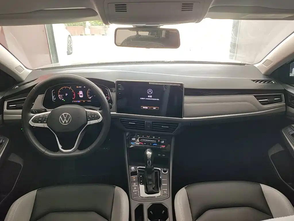 Bora 2023 300TSI DSG Premium Edition купить на сайте DeffCars