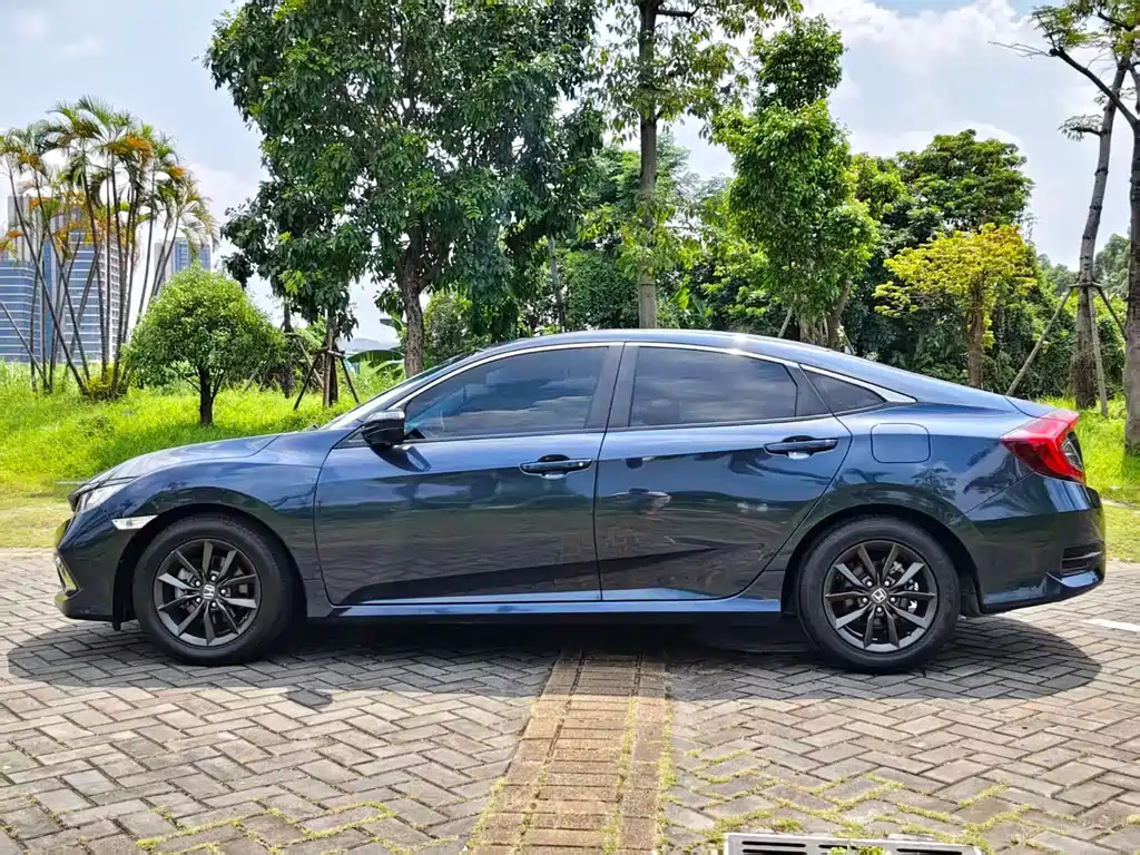Civic 2019 220TURBO CVT Dynamic Edition National V купить на сайте DeffCars