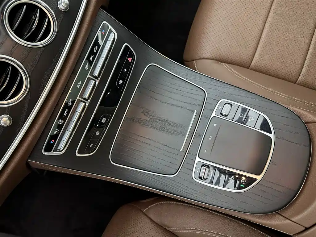 Mercedes-Benz E-Class 2023 facelift E 300 L sports luxury model купить на сайте DeffCars