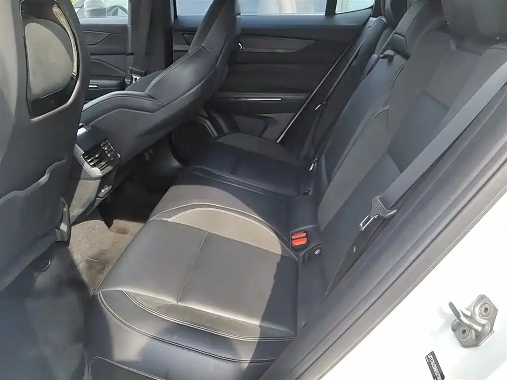 Lynk & Co 01 2023 1.5TD EM-F AM купить на сайте DeffCars