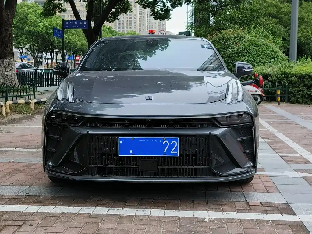 Lynk & Co 03 2023 1.5TD DCT Pro купить на сайте DeffCars