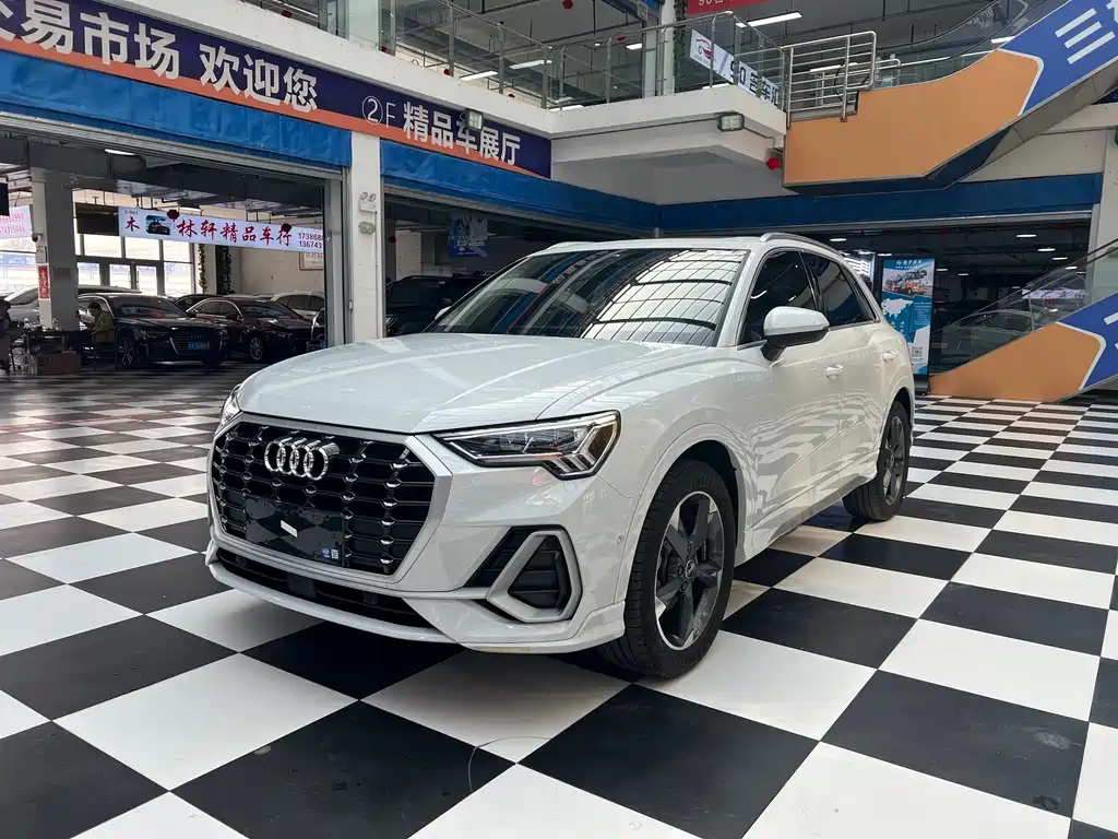 Audi Q3 2023 35 TFSI Fashionable and Dynamic (1.4T) купить на сайте DeffCars