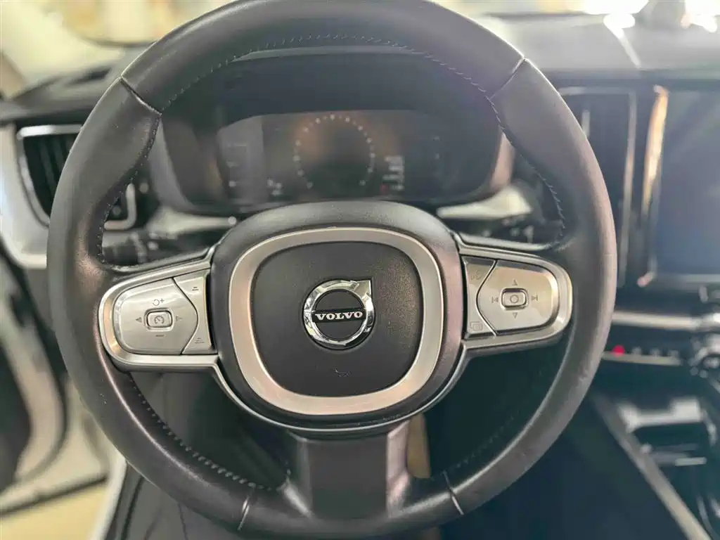 Volvo XC60 2019 T5 Four-wheel Drive Smart Edition National VI купить на сайте DeffCars