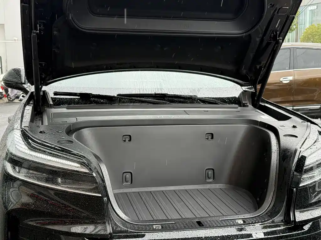 Ledo L90 2025 Max six-seater version купить на сайте DeffCars