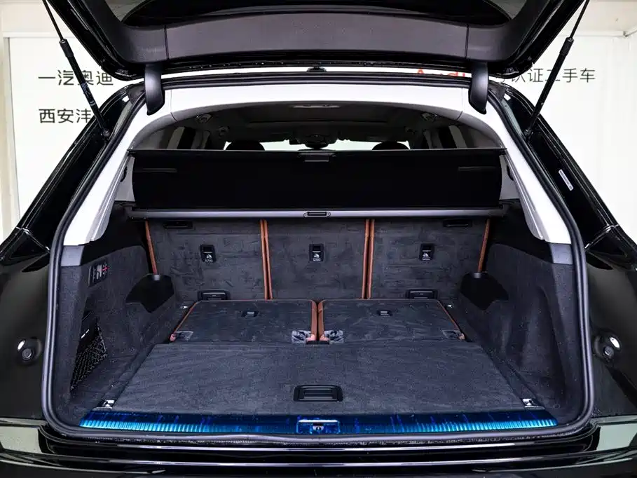 Audi Q7 2023 55 TFSI quattro S line sports купить на сайте DeffCars