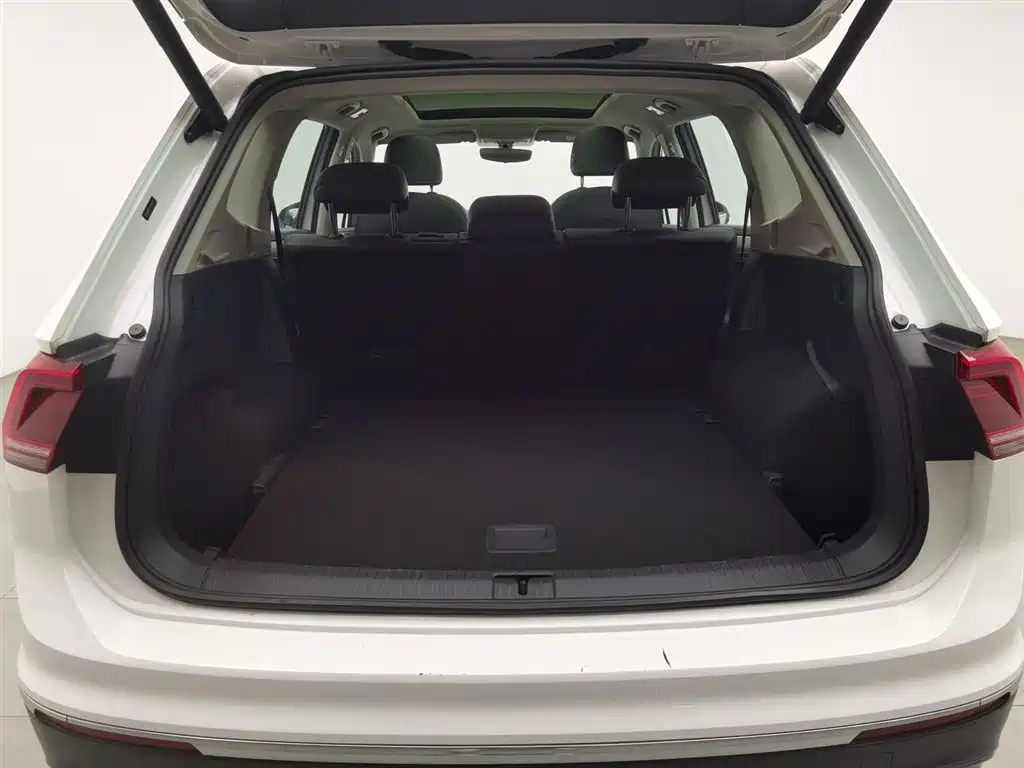 Tiguan L 2018 facelift 330TSI automatic two-wheel drive flagship version купить на сайте DeffCars