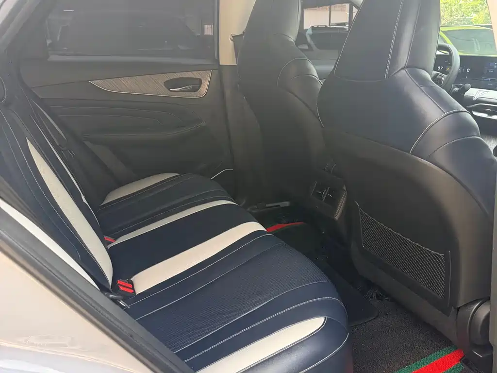 Venucia V 2021 260T King Edition купить на сайте DeffCars