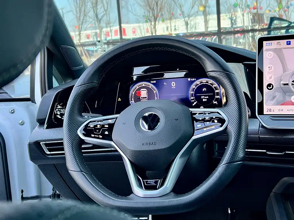 Golf 2025 facelift 300TSI R-Line купить на сайте DeffCars