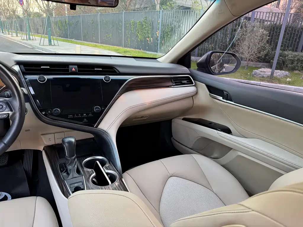 Camry 2019 facelift 2.0G Deluxe Edition купить на сайте DeffCars