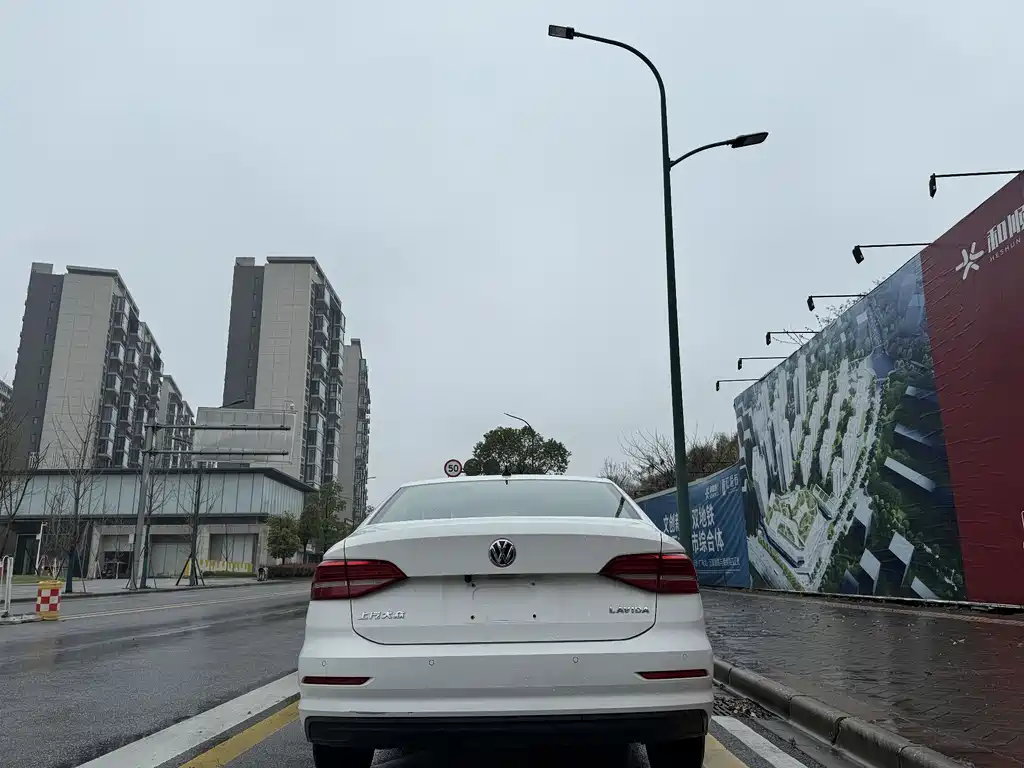 Lavida 2019 1.5L Automatic Fashion Edition National VI купить на сайте DeffCars