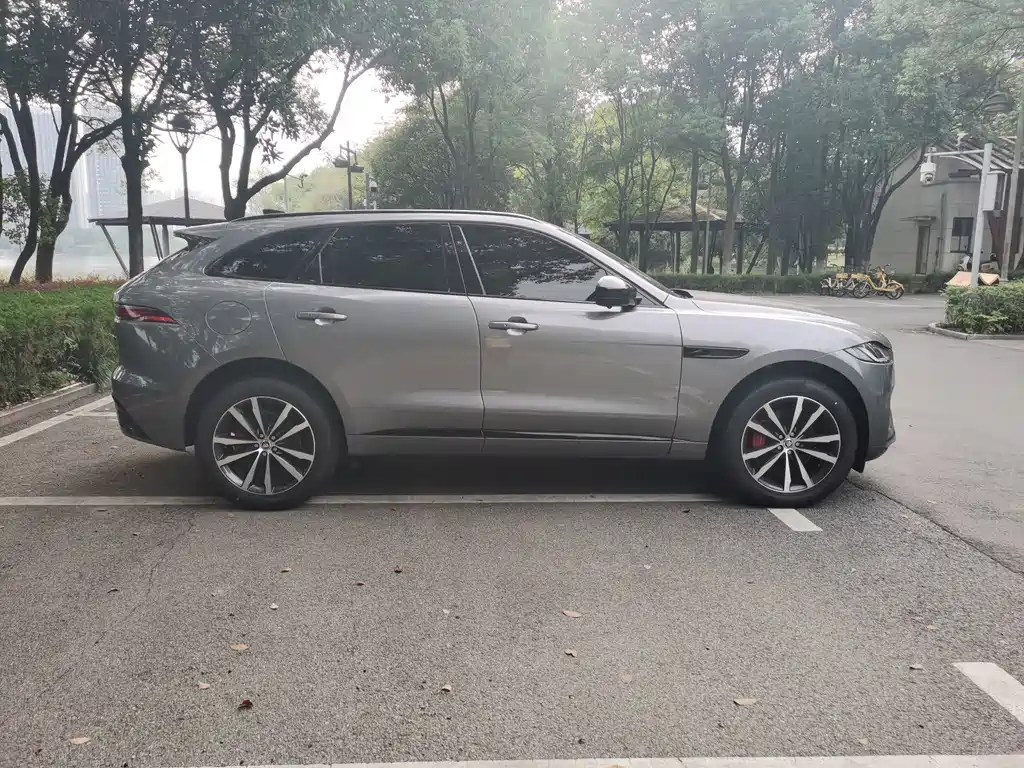 Jaguar F-PACE 2024 P250 R-Dynamic SE купить на сайте DeffCars