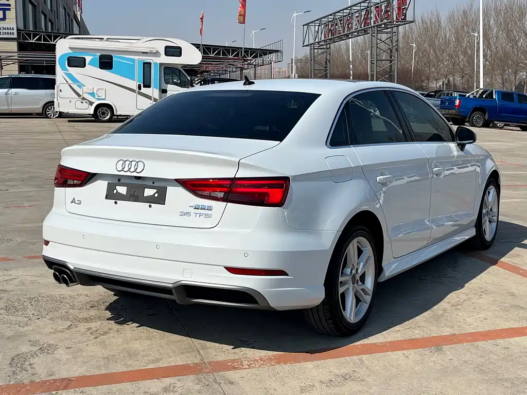 Audi A3 2019 Limousine 35 TFSI Fashion Type National V купить на сайте DeffCars