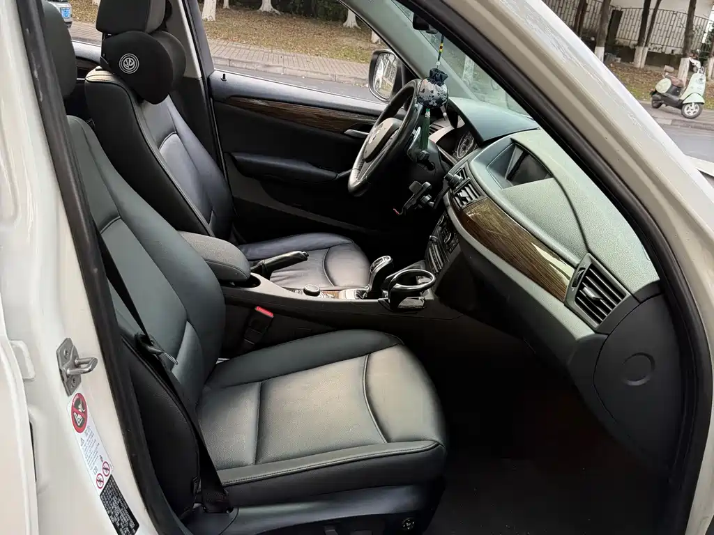 BMW X1 2012 xDrive28i luxury model купить на сайте DeffCars