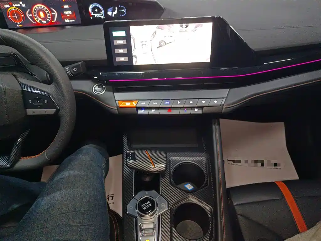 Changan UNI-V 2024 1.5T premium model купить на сайте DeffCars