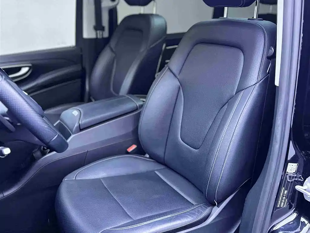 Mercedes-Benz V-Class 2021 V 260 L Long Wheelbase Luxury Edition купить на сайте DeffCars