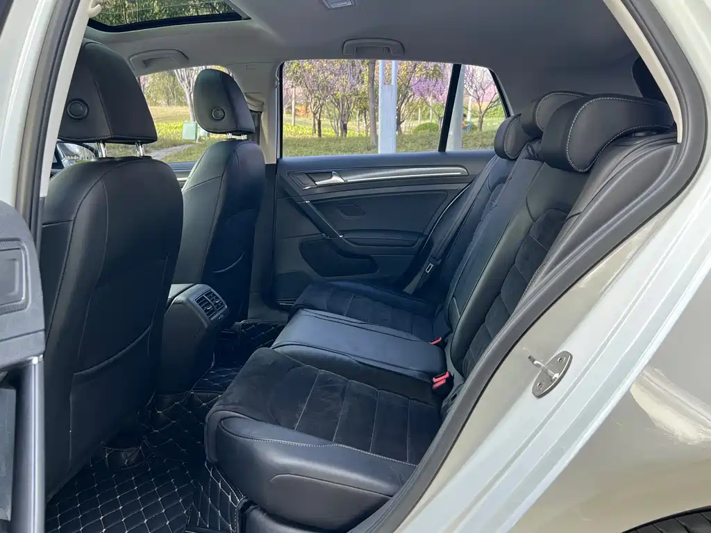 Golf 2018 230TSI automatic luxury model купить на сайте DeffCars