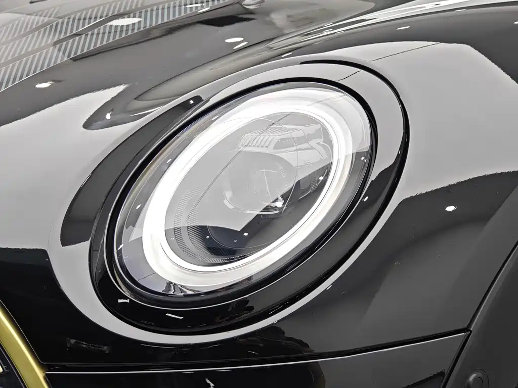 MINI CLUBMAN 2023 2.0T COOPER S Free Special Edition купить на сайте DeffCars