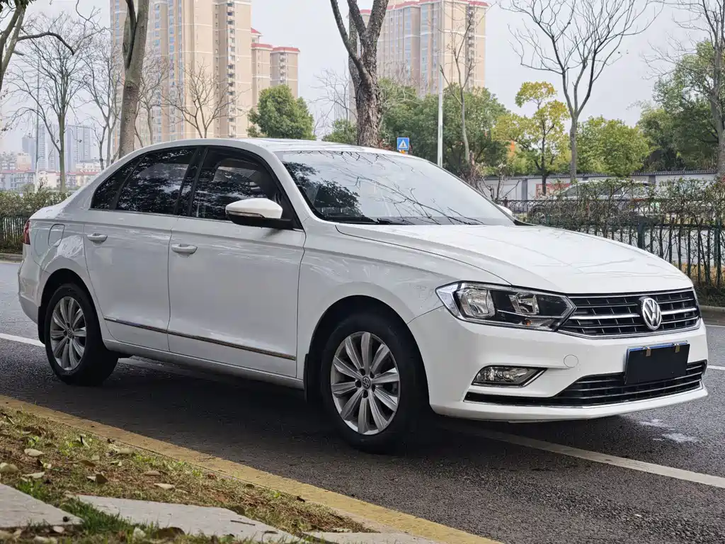 Bora 2018 1.5L automatic comfort model купить на сайте DeffCars