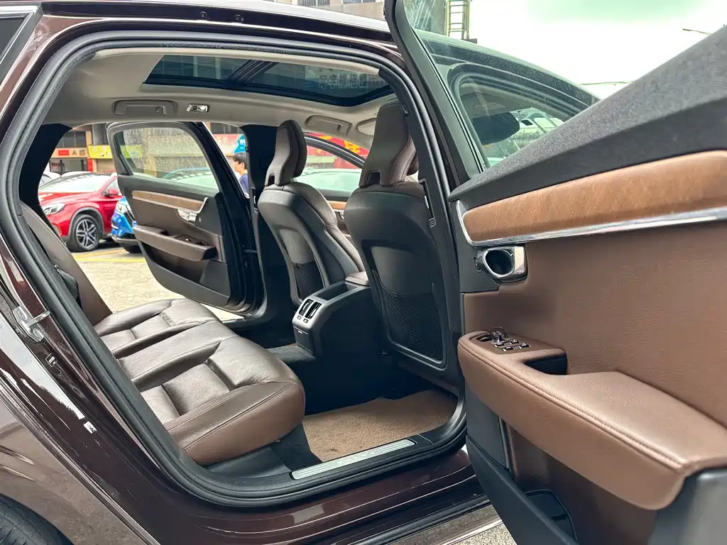 Volvo S90 2019 T5 Smart Edition купить на сайте DeffCars