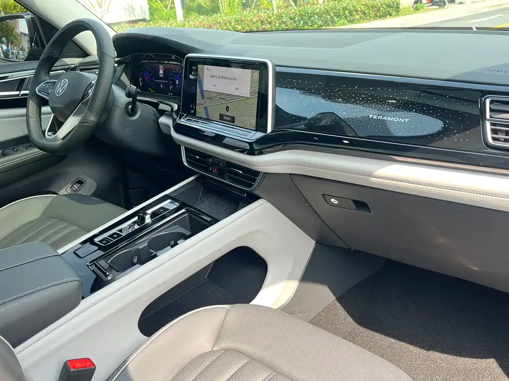 Touron 2023 330TSI two-wheel drive luxury version купить на сайте DeffCars