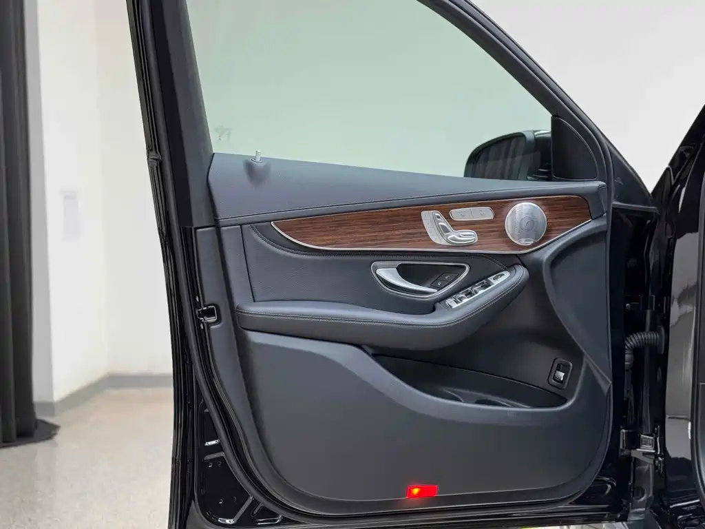 Mercedes-Benz GLC 2020 GLC 300 L 4MATIC luxury model купить на сайте DeffCars