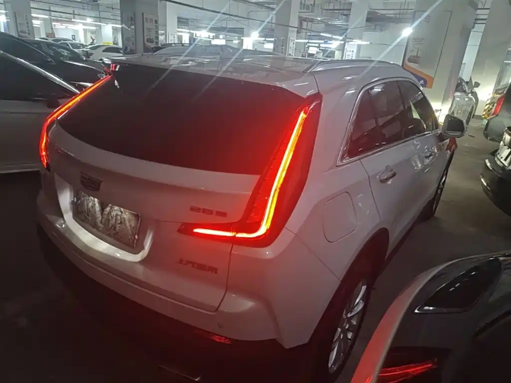 Cadillac XT4 2022 28T two-wheel drive fashion model купить на сайте DeffCars