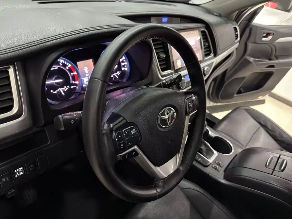Highlander 2015 2.0T four-wheel drive luxury version 7 seats купить на сайте DeffCars