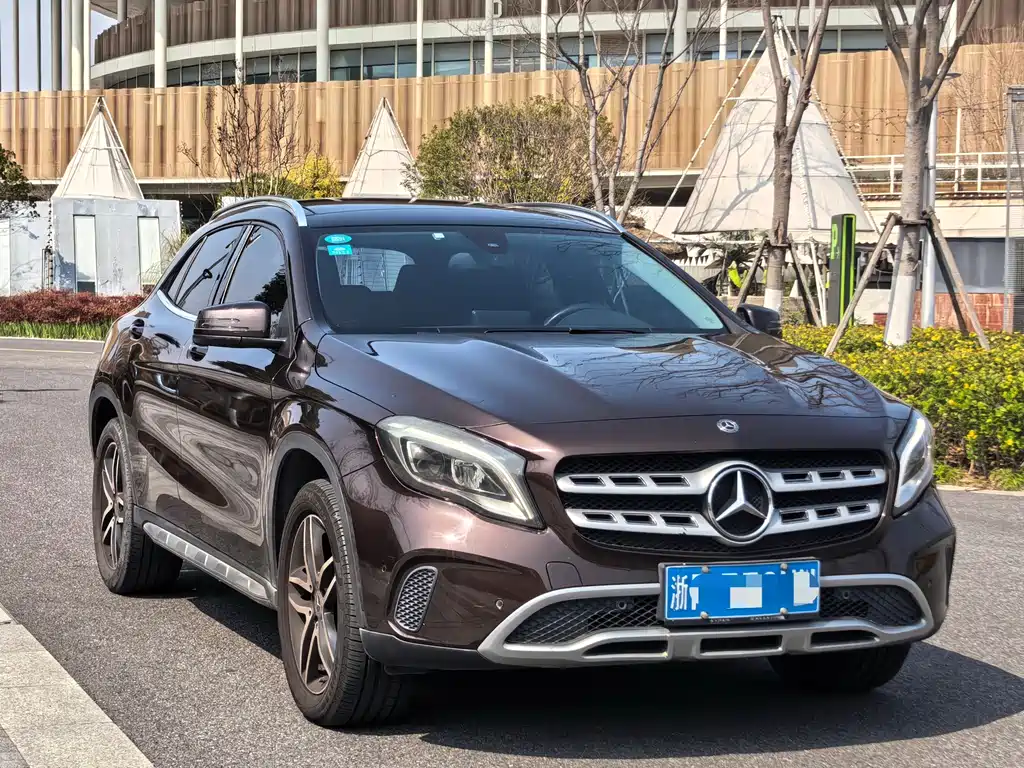 Mercedes-Benz GLA 2017 GLA 200 Fashion Model купить на сайте DeffCars