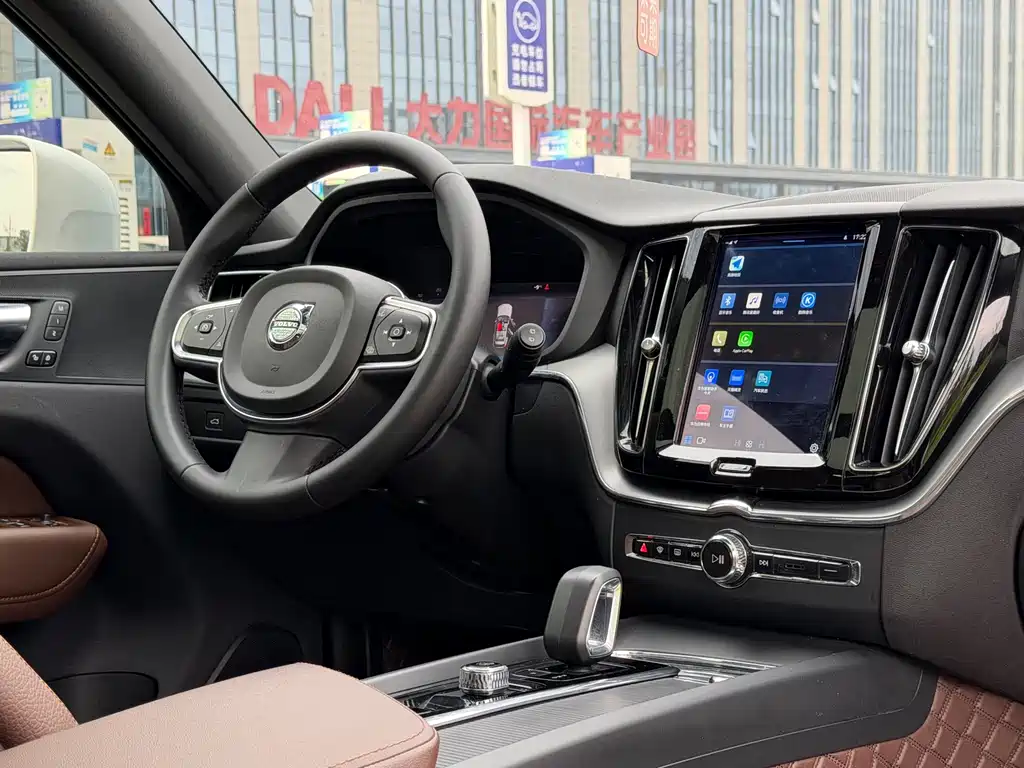 Volvo XC60 2023 B5 four-wheel drive Zhiyi Luxury Edition купить на сайте DeffCars