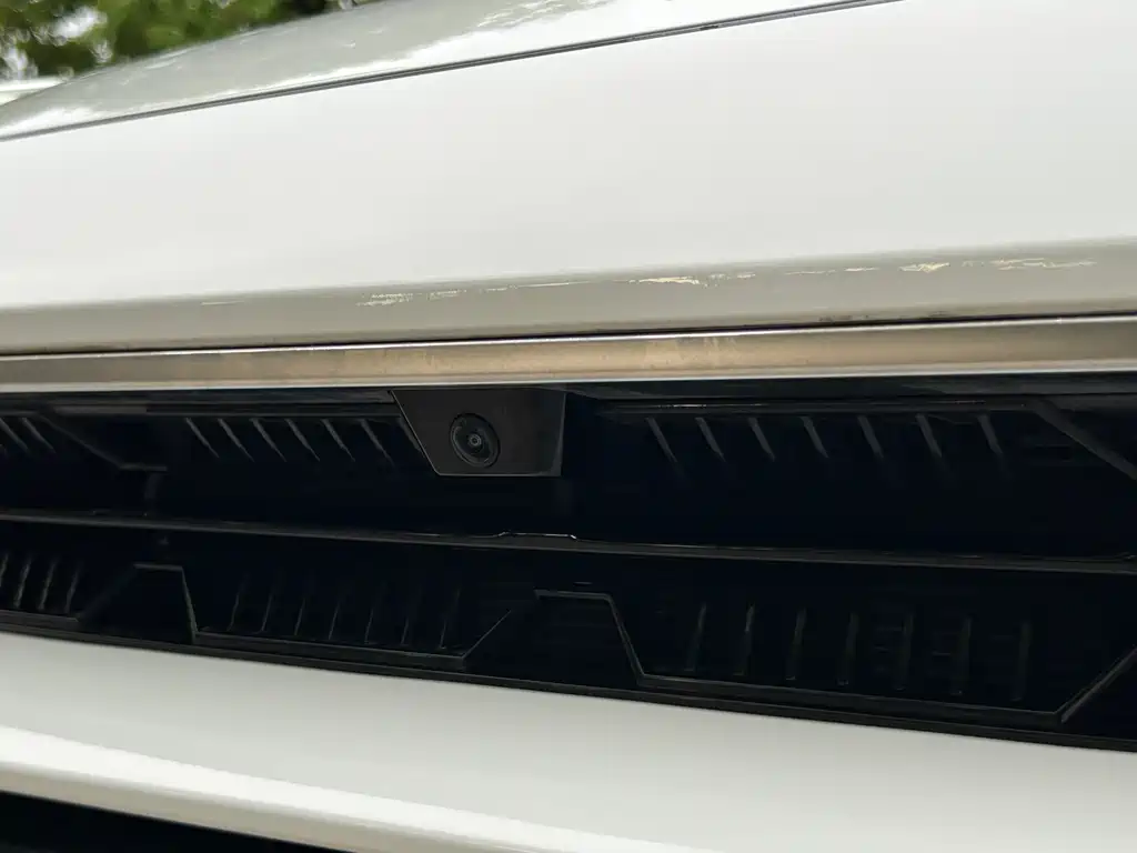 Lynk & Co 03 2023 1.5TD DCT Pro купить на сайте DeffCars