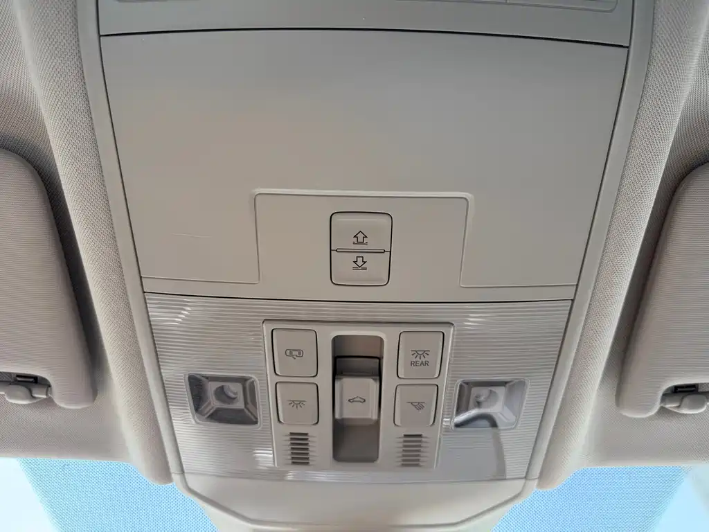 Sagitar 2023 300TSI DSG Beyond Edition купить на сайте DeffCars