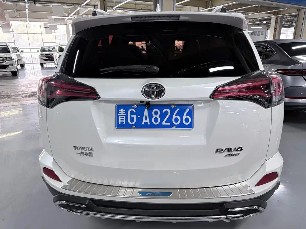 RAV4 Rongfang 2018 2.5L automatic four-wheel drive Elite i version купить на сайте DeffCars