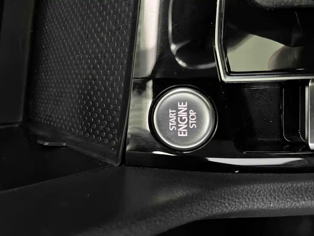 Tiguan L 2023 280TSI automatic two-wheel drive Chaochuang limited edition купить на сайте DeffCars