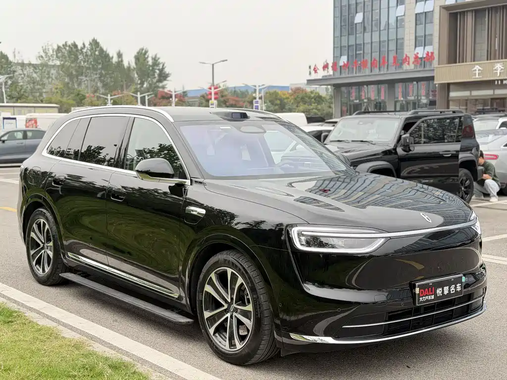 Wenjie M7 2026 extended range Ultra four-wheel drive version 5-seater 192-line lidar) купить на сайте DeffCars