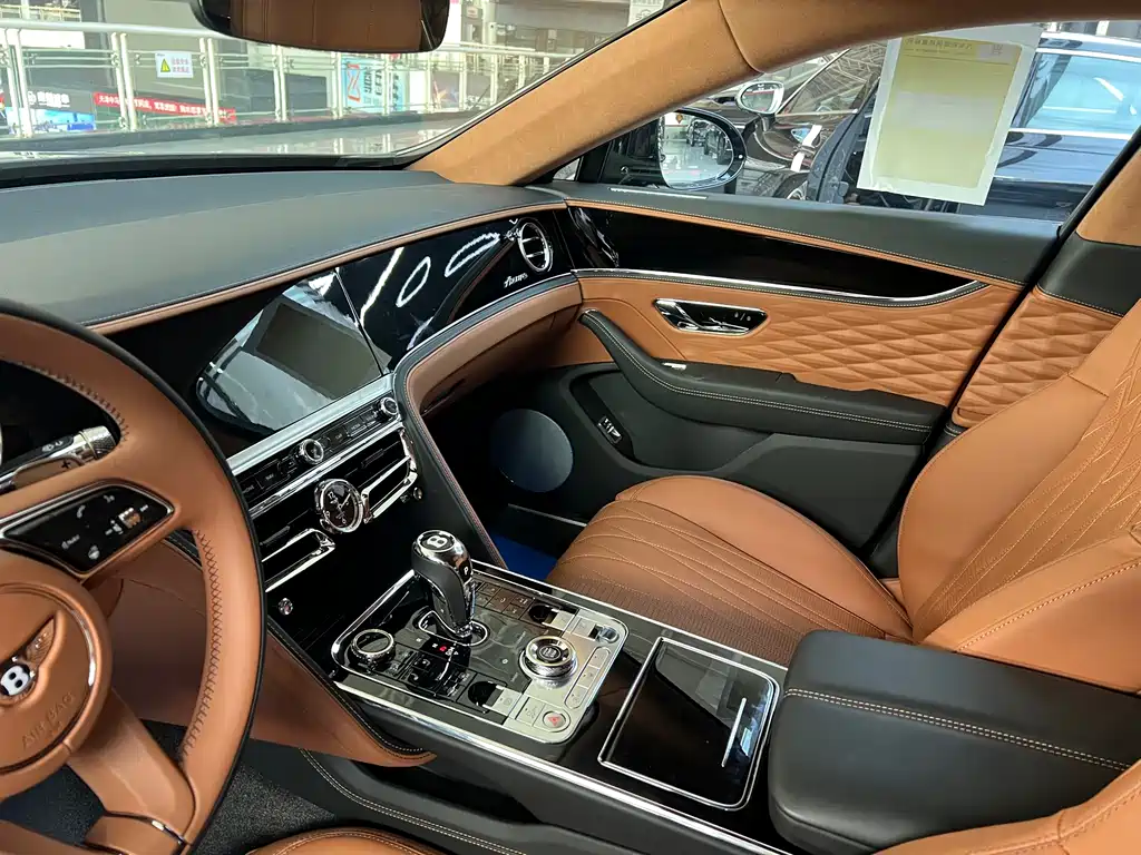Flying Spur 2024 4.0T V8 S купить на сайте DeffCars