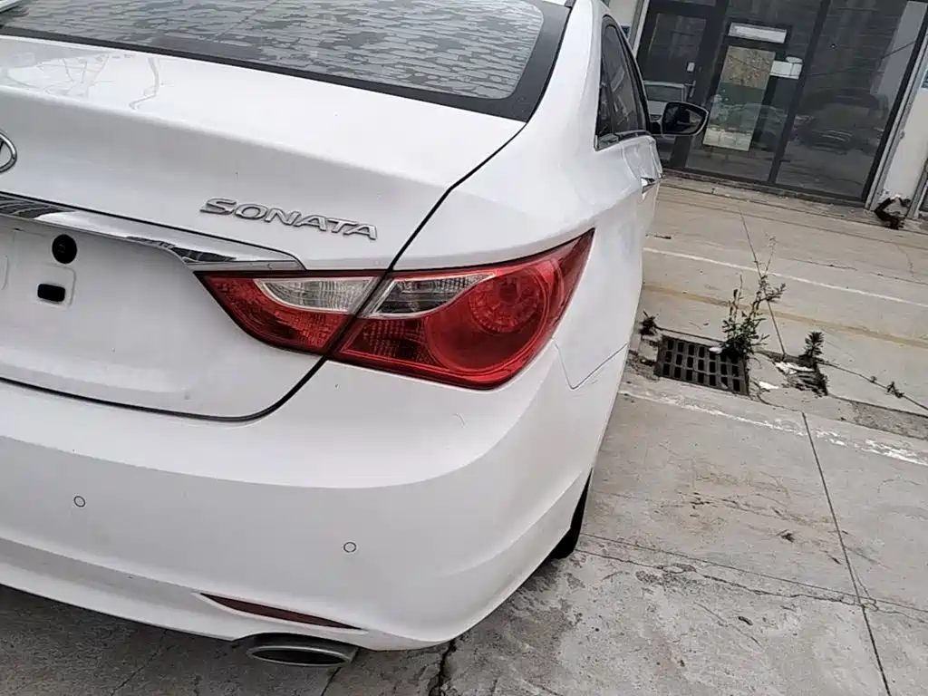 Sonata 2015 Classic 2.0L Automatic Deluxe Edition купить на сайте DeffCars