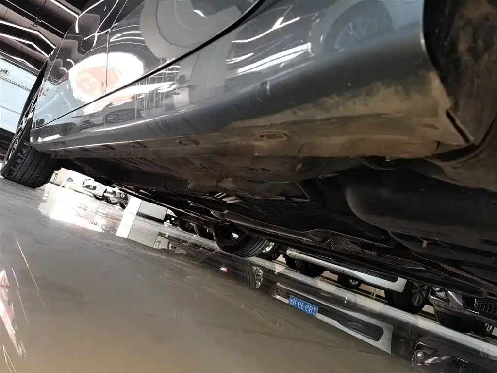Roewe i5 2023 1.5L CVT Premium Edition купить на сайте DeffCars