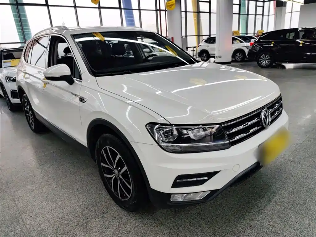 Tiguan L 2017 330TSI automatic two-wheel drive comfort version купить на сайте DeffCars