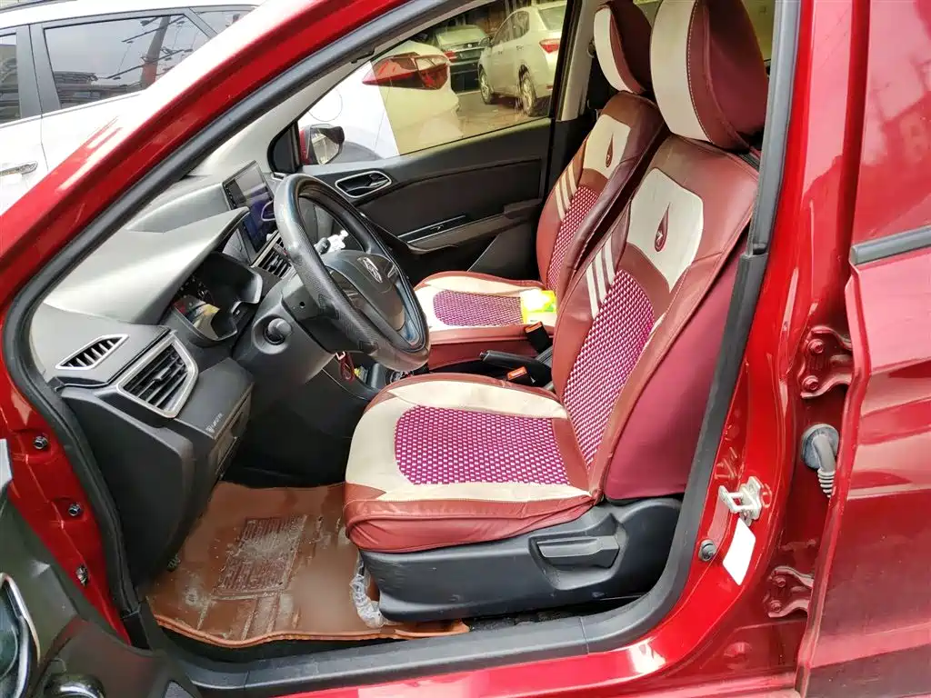Baojun 310 2016 1.2L manual comfort model купить на сайте DeffCars