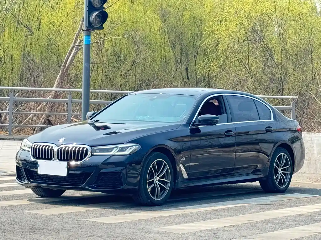 BMW 5 Series 2022 525Li M Sports Package купить на сайте DeffCars