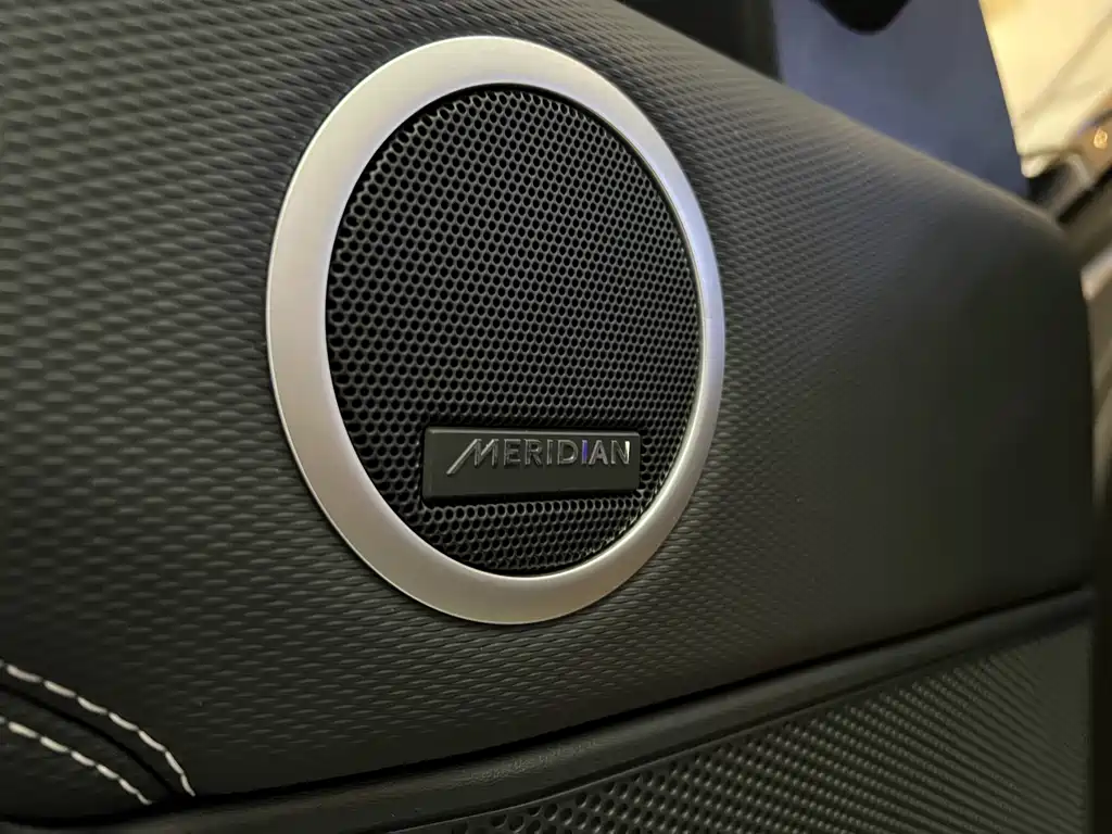 Discover the 2023 360PS R-Dynamic SE купить на сайте DeffCars