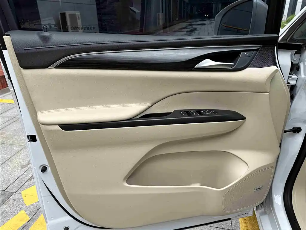 Buick GL8 2023 ES Lu Zun smart flagship model купить на сайте DeffCars