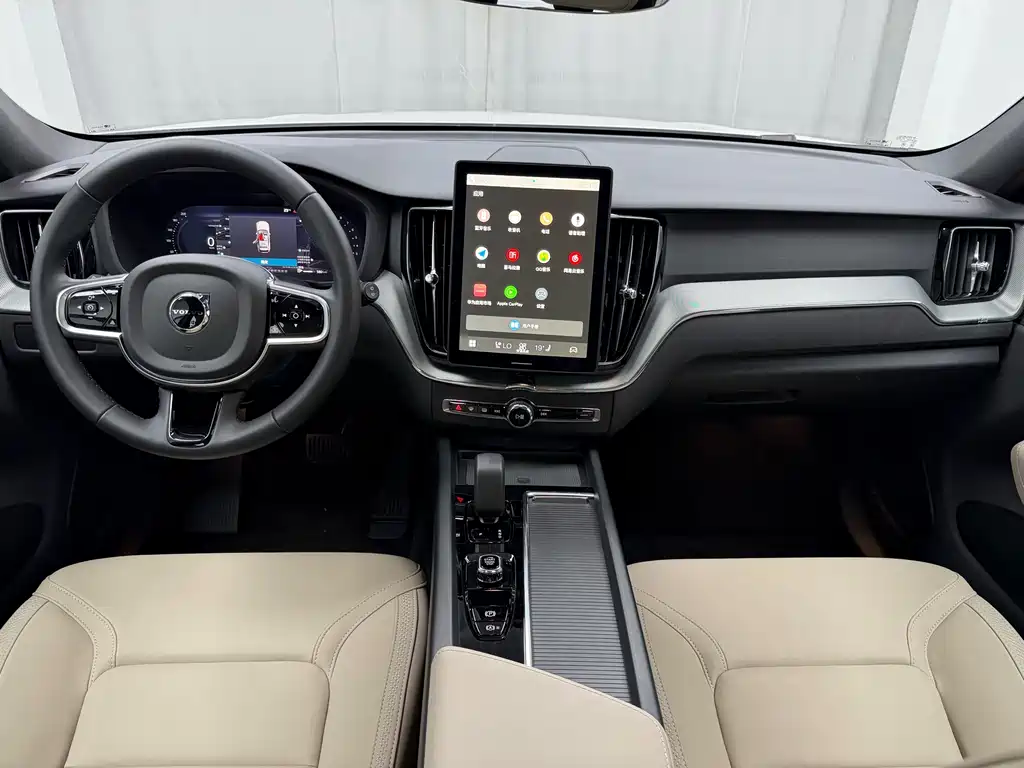 Volvo XC60 2026 B5 four-wheel drive Zhiyi Luxury Edition купить на сайте DeffCars